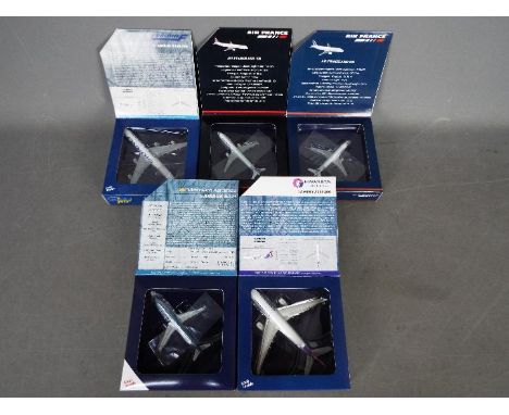 Gemini Jets - A fleet of five boxed diecast 1:400 scale model aircraft in various carrier liveries. Lot includes Gemini GJFIN