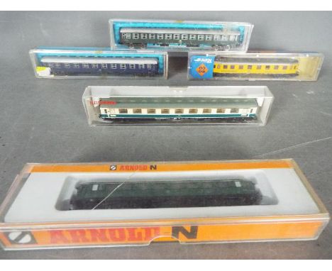 Atlas Fleischmann, Roco, Arnold - Five boxed N gauge Continental passenger coaches. Lot includes Fleischmann #8191; Roco #022
