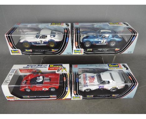Revell - 3 x Chevrolet Corvettes and 1 x McLaren M6B slot car, # 08361 Corvette Grand Sport in 1964 Sebring livery, # 08366 C