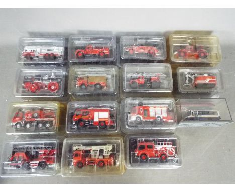 Del Prado - A collection of 14 boxed Del Prado diecast Fire Appliances witha boxed Corgi Original Omnibus Plaxton Beaver Bus.