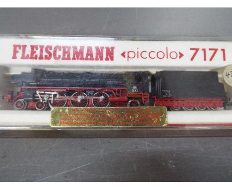 Fleischmann - A boxed Fleischmann #7171 N gauge 4-6-2 steam locomotive and tender 012 081-6 in DB black livery. Model appears