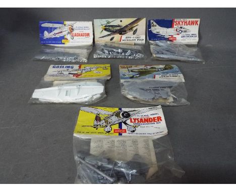 Airfix - Six bagged Airfix 1:72 plastic model aircraft kits. Lot includes #119 Bell P-39Q Aircobra; #98 North American P-51D 