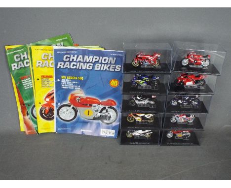 DeAgostini - A collection of 10 boxed 1:24 scale motorcycles by DeAgostini. Lot includes Suzuki RG500 'Barry Sheene' 1977; Ho