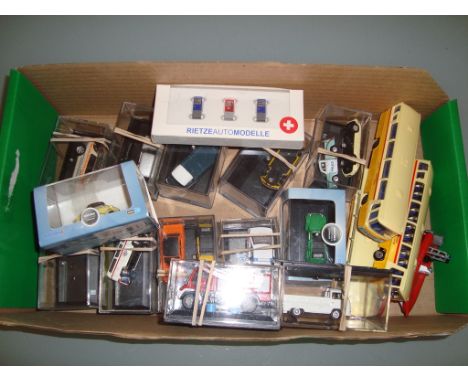 HO GAUGE - A group of HO scale cars, vans and buses by Oxford Diecast and others (Q) - G / F-G boxes