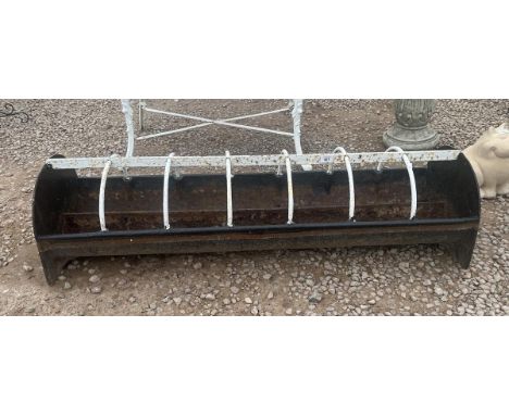 Heavy cast-iron feeding trough