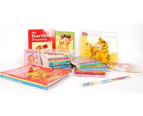 A large collection of assorted vintage Garfield comic books and annuals. Please see images. Also a stuffed Garfield plush toy