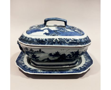 Chinesische Yongzheng Qianlong Suppenterrine Set, 2 Teiliger Set, 18.Jh., L: 28 cm, Guter, altersgemäßer Zustand.