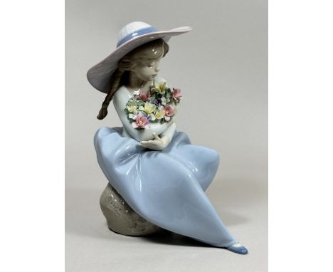 Lladro Porzellanfigur, Fragrant Bouquet Girl Figurine, Mädchen mit Blumenstrauß, Modellnummer 5862, von 1991, H 23 cm, guter,