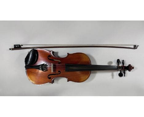 Violine, Etikett in der Geige: Antonius Stradivarius Cremonensis / Faciebat Anno 1754, Made in Germany, Korpus ca. 355 mm, Me