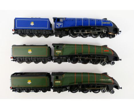 Bachmann - Three unboxed Bachmann OO gauge Class A4 4-6-2 steam locomotives and tenders. Lot consists of Op.No. 60010 'Domini