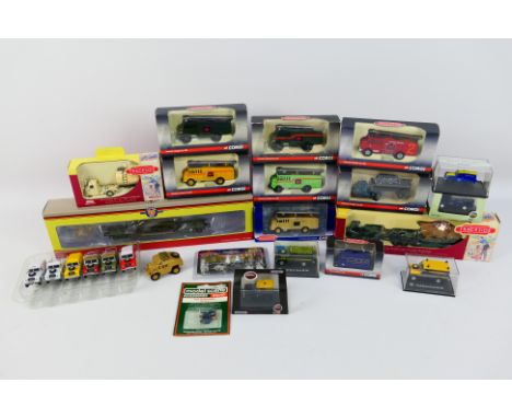 Corgi - Oxford Rail - Bachmann - Others - An assortment of HO/OO items to include ten Trackside items from predominantly Corg