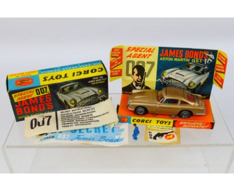 Corgi - An original Corgi 261 James Bond's Aston Martin  D.B.5. Item appears to be in very good condition, some minor paint w