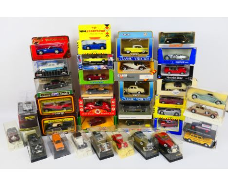 Corgi - Maisto - Dinky - Others - A mixed assortment of over 35 diecast vehicles in varying scales to include 815 1954 Bentle