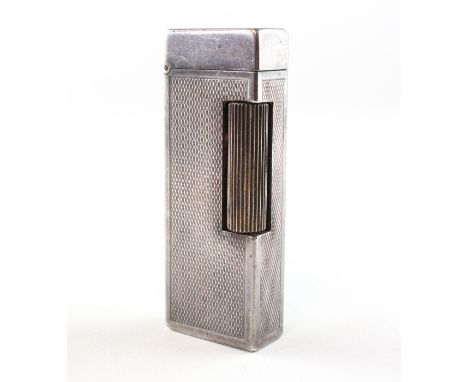 A vintage Dunhill pocket lighter, no 1857352