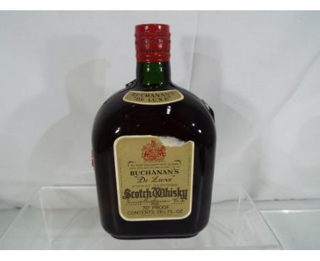 Buchanan's Scotch Whisky, 70% proof, 26+2/3 fl oz, early bottling, level upper shoulder