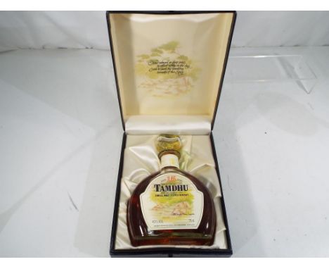 Tamdhu single malt Scotch Whisky, 15 yesars old, 43% vol, 75 cl, Tamdhu Glenlivet Distillery, Morayshire in presentation case