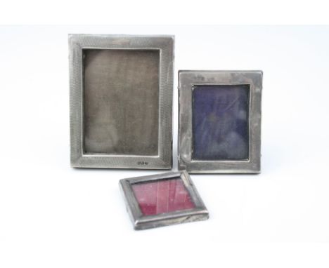 George V small silver easel back photograph frame, engine turned decoration with rectangular blank cartouche, makers WI Broad