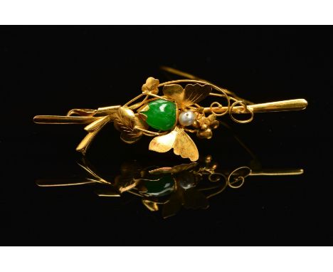 A JADE AND CULTURED PEARL BUG BROOCH, centring the jade butterfly with a jade abdomen and cultured pearl thorax, further gold