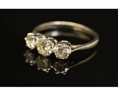 A THREE STONE DIAMOND RING, estimated total diamond weight 1.00ct, colour assessed as J-K, clarity assessed as VS2-SI2, ring 