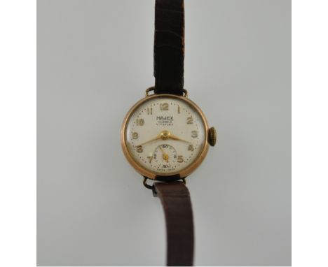 A vintage ladies' Majex wristwatch in 9ct gold case, the champagne dial with Arabic numerals and subsidiary seconds dial at s