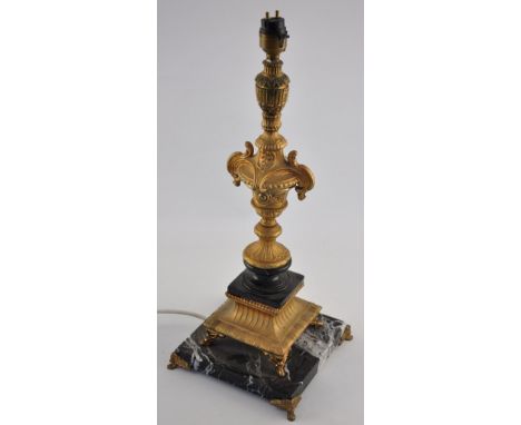 A Regency-style cast brass table lamp on square marble base with lion's paw feet, H. 40cm