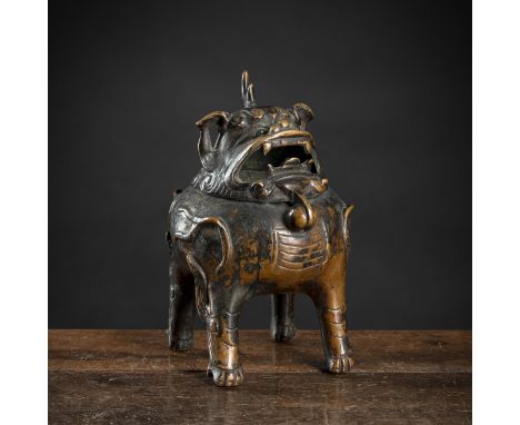 Weihrauchbrenner aus Bronze in Form eines LuduanChina, Qing-DynastieH. 15,5 cmAus einer Berliner Privatsammlung, vor 2007 erw