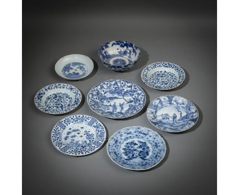 Gruppe von Porzellan-Schalen und TellernChina, Kangxi-Periode und späterD. 22 - 29 cmPrivatsammlung Baden-Baden, zusammengetr