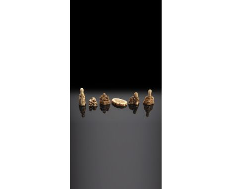 Gruppe von sechs Netsuke aus Elfenbein, u.a. Fukurokuju,Baumstamm-SegmentJapan, 18. Jh. und späterL. 3,5 - 6 cmDeutsche Priva