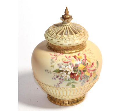 A Royal Worcester blush ivory pot pourri vase and cover, 20cm high .  One or two paint scratches, otherwise good condition 