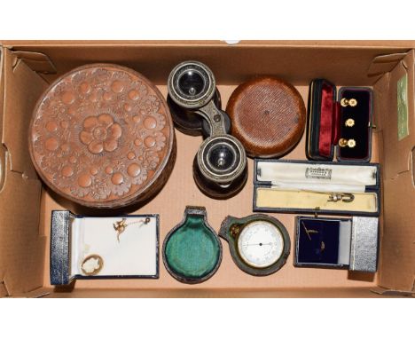 Assorted jewellery, pocket barometer, hunting cup, opera glasses 