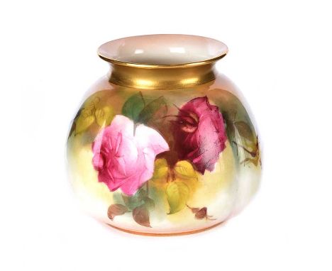 ROYAL WORCESTER VASE. HAND PAINTED ROSES. RAISED ON A CIRCULAR FOOT BASE.HEIGHT: 3 INCHES.IN GOOD CONDITION.