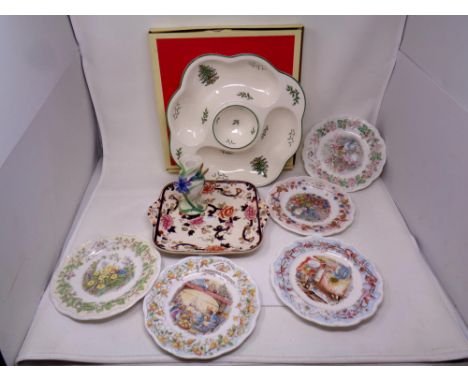 A tray containing a boxed Spode Christmas serving dish, Brambley Hedge plates, Masons plate, Franz humming bird vase