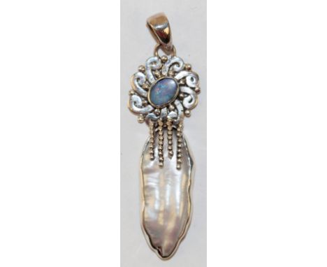 Anhänger, 925er Silber, echte BIWA-Perle und echter Boulder-Opal, Länge mit Öse ca. 4,6 cm
