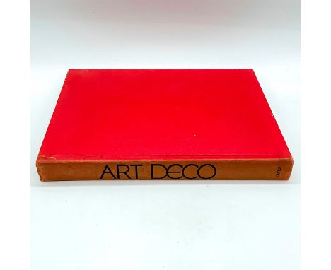 Describing various subjects, including: painting, sculpture, furniture, fashion, ceramics, glass, lacquer, metalwork, and jew