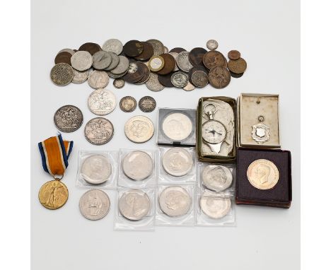 Collection of decimal and pre-decimal coinage, primarily British and base metal. This comprises a number of 25p commemorative