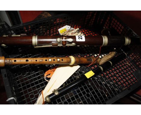Early 20th c four pull telescope, a selection of wind flute/ recorder type instruments etc. £45-60
