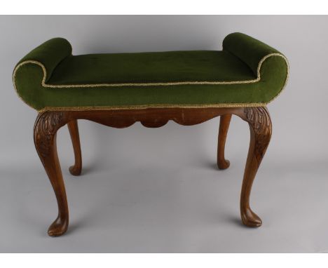 A Georgian style upholstered dressing stool. £40-60