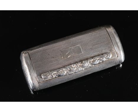 Georgian antique silver parcel gilt silver pocket snuff box of oval rectangular shape with all-over reeded design, the thumb 