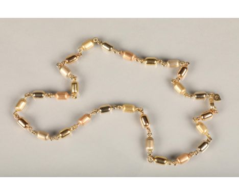 Italian 18ct gold pill shaped link neck chain, the applied leaf shaped link stamped '750 Star 1258? VI' for a Vicenza maker, 