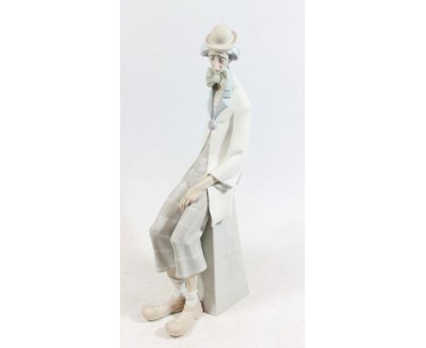 Lladro figurine of a clown with concertina, model 1027, H46cm. 