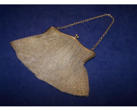 A 925 standard silver and mesh Evening Purse with silver chain handle.