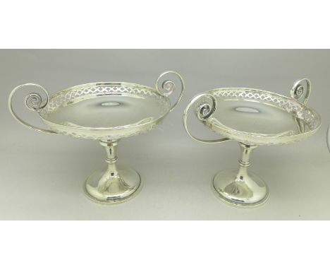 Two silver sweetmeat dishes, Sheffield 1908 and London 1914, 382g