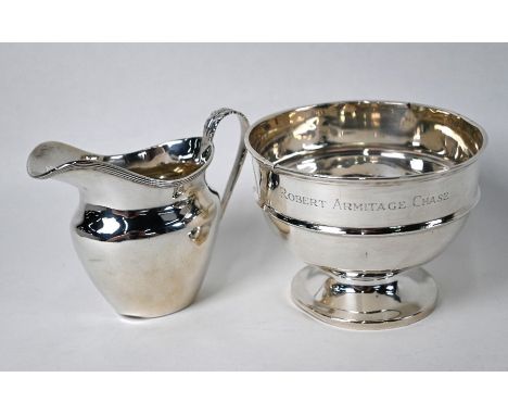 A Georgian-style cream jug with foliate-chased handle, Birmingham 1916, to/w a stemmed sugar basin, Birmingham 1920 (2) 6.7oz
