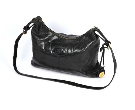 A vintage Mulberry Hanover handbag in black congo leather, fully lined, serial number 184029Tarnished hardware, scratched lea