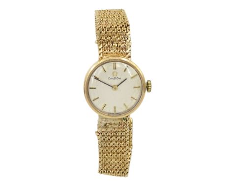 Omega ladies 9ct gold manual wind wristwatch, Cal. 620, London 1966, on original 9ct gold bracelet, hallmarkedCondition Repor