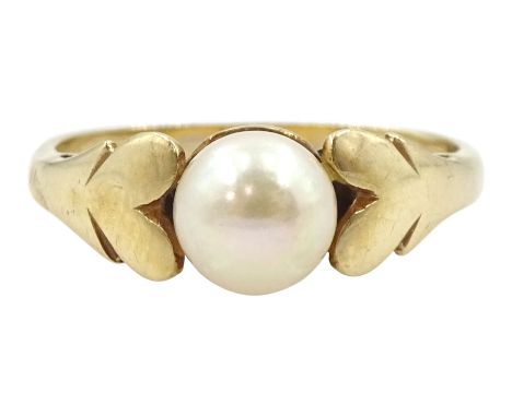 9ct gold single stone pearl ring, hallmarkedCondition Report:Approx 3.1gm, size P-Q, good condition