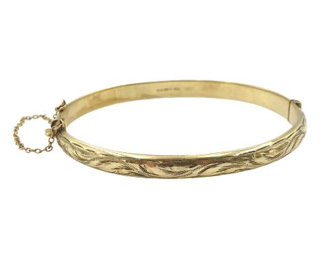 9ct gold hinged bangle, Birmingham 1994Condition Report:Approx 7.75gm, inner circumference = 18cm, good condition