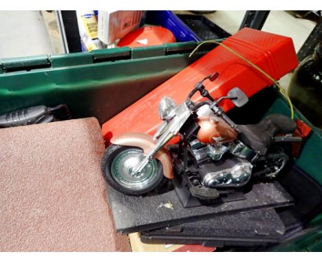 Box of mixed items to include a model Harley Davidson. Not available for in-house P&amp;P 