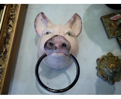Heavy cast iron pig towel holder. P&amp;P Group 1 (£14+VAT for the first lot and £1+VAT for subsequent lots) 