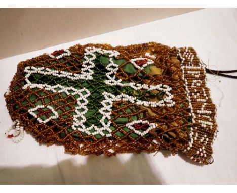 WWI Turkish Prisoner of War beaded pouch/bag. P&amp;P Group 1 (£14+VAT for the first lot and £1+VAT for subsequent lots) 
